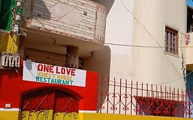 One Love Guesthouse & Restaurant